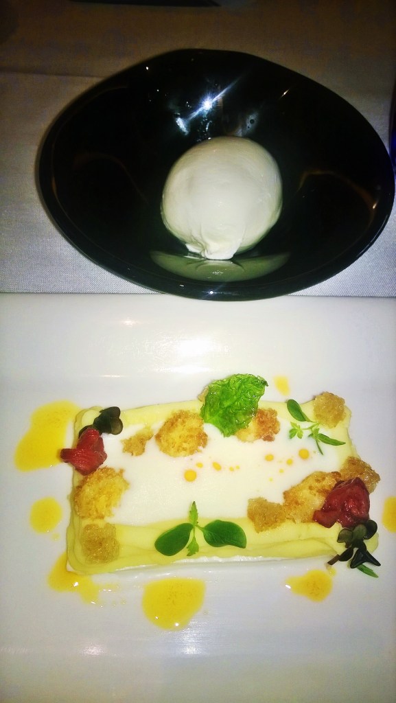 Mozzarella di bufala in tre consistenze.