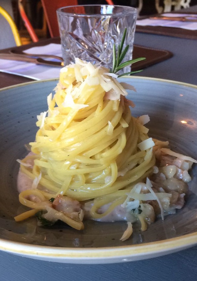 tagliolino-alluovo-con-crema-di-castagne-caciocavallo-irpino-e-guanciale-locale-1